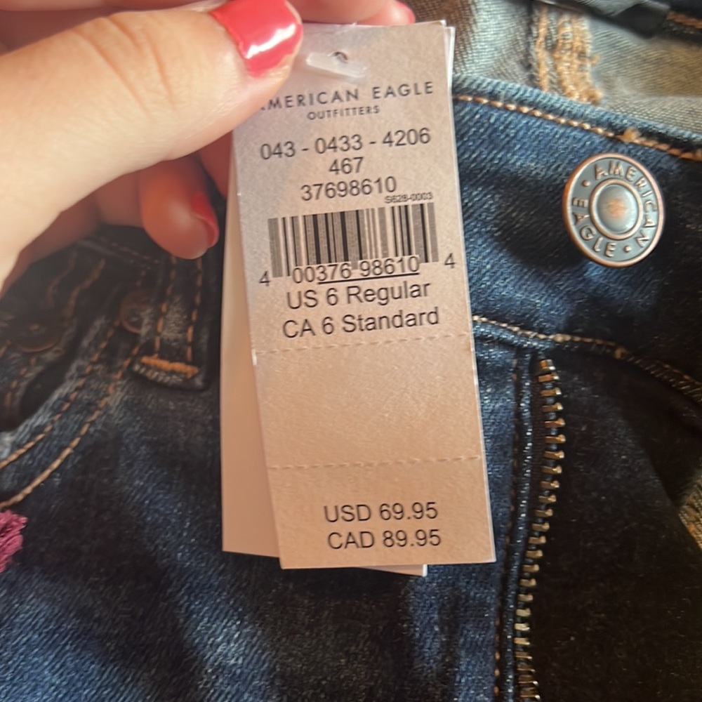 NWT women’s American eagle jeans - Picture 4 of 5
